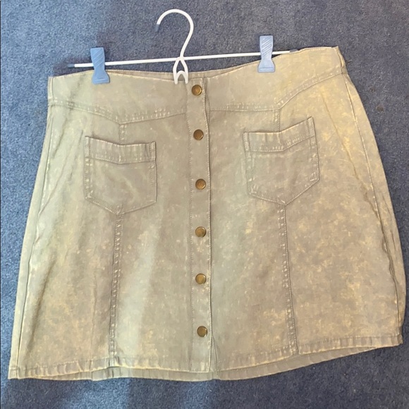 Skirt - Picture 2 of 2